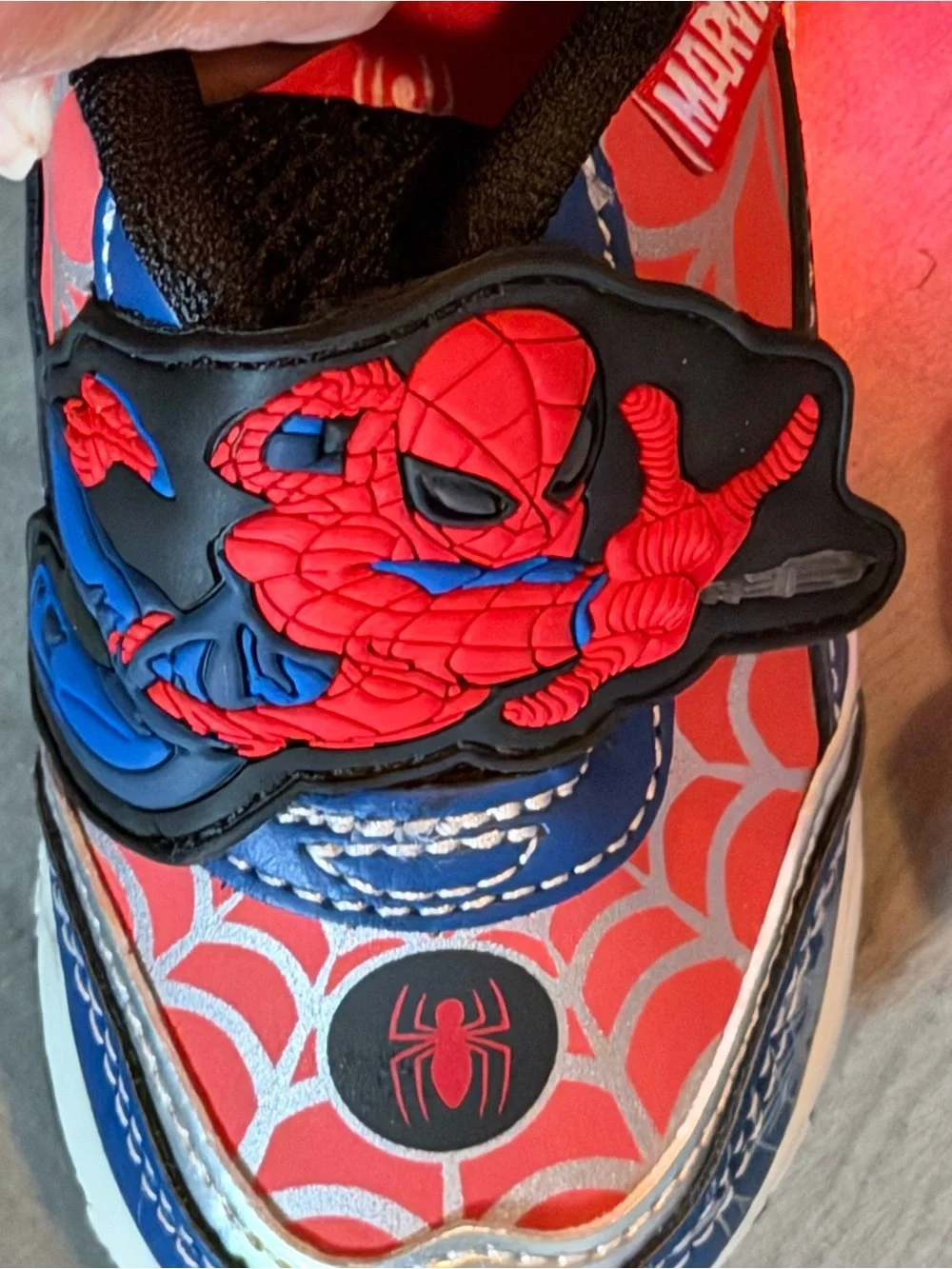 Marvel Spider-Man Kids Red & Blue Velcro sneakers sz 6 toddler